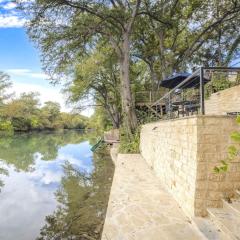 Reel Simple- Guadalupe Riverfront with hot tub, come and relax!