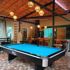 Klub Safari Inn & Lounge