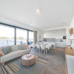 Huswell - Modern new apartment with pool access and parking
