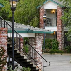 Grass Valley Courtyard Suites