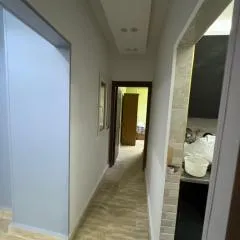 بالقرب من مدينتي شقه مميزه جديده ثلاث غرف وحمامين