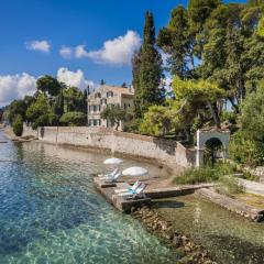 Magnificent Seafront Corfu Villa - 5 En-Suite Bedrooms -The Durrells House | Historic Elegance & Modern Luxuries - Direct Beach Access & Private Heated Pool