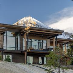 Jack Creek Modern Mountain Retreat