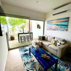 2 Bedroom Oceanfront Condo with Wi-Fi, AC and Pool