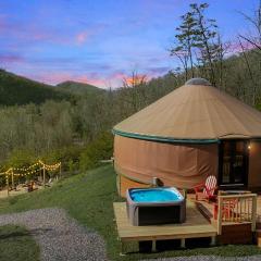 Modern Yurt w Amazing Views Hot Tub WiFi Grill