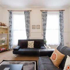 Pass the Keys Spacious 3 Bed Flat Near Kings Cross and Camden