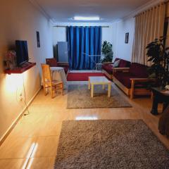 Cairo Nasr City - 15minutes from Airport - private single room with shared bathroom - غرفة مفردة خاصة مع حمام مشترك - chambre simple privée avec salle de bain partagée - одноместный отдельный номер с общей ванной комнатой -