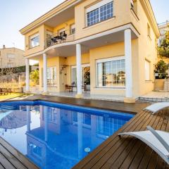 Casa con piscina en Llançà