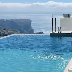 Increible villa con vistas al mar desde la piscina by Alterhome
