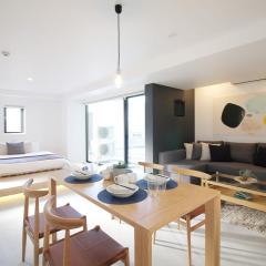 b hotel Heiwaodori 702 - Huge Apt in Famous Hiroshima Dori for 6p