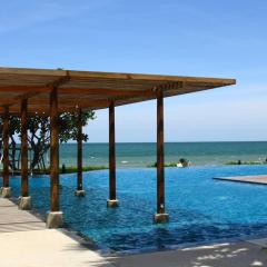 Private Beachfront Condo: Baan Chan Talay Cha-am