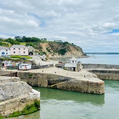 Charlestown Cottage Harbour & Beach short walk!