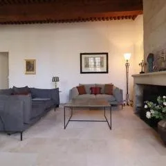 Uzès Place aux Herbes Elégance Renaissance