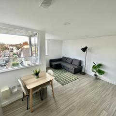 Modern Flat in Leigh Broadway