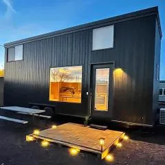 Tiny home near Grand Canyon sleeps 5, epic views!