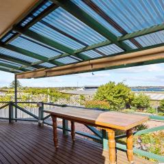 Coastal Drift - Escape To Coastal Bliss At This 3 - Bedroom Holiday Rental In Coffin Bay!