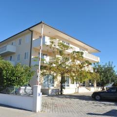Apartments and rooms with parking space Trogir - 22531
