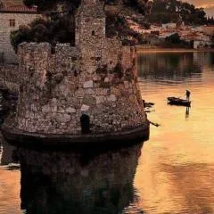 NAFPAKTOS-luxury suite