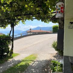 Beautiful small apartment with Lago Maggiore view