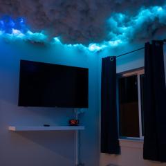 Nimbus Cloud King Suite W/ Great Access to City