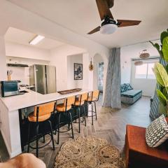 Apartamento Caiobá vista mar, 50m praia, garagem