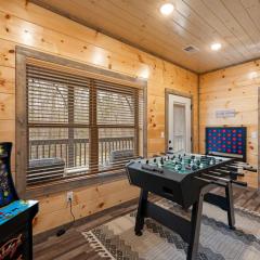 4 Miles to Dollywood & PF, New 2 BR,King Bed,Hot tub,Game Room