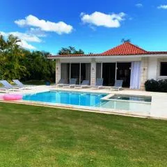 Seasideserenity Luxury Villa Steps From The Beach