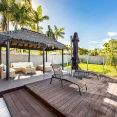 Modern 4BR Holiday Home W Pool BBQ Oxenford