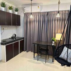 The Swing: Private Studio Room in Koregaon Park