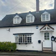 The Cottage, with Superking bed & private patio