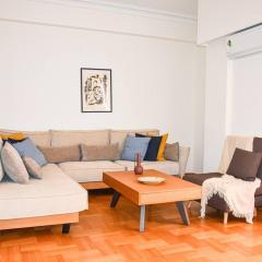 Spacious Modern Apartment in Pagkrati