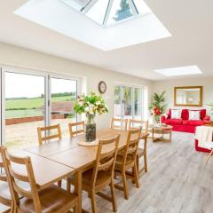 Croft House Sleeps 8 ꕤ Country Views nr Salisbury