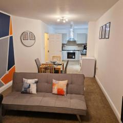Spacious and modern apartment near Molineux Stadium, perfect for contractors, parking and WiFi
