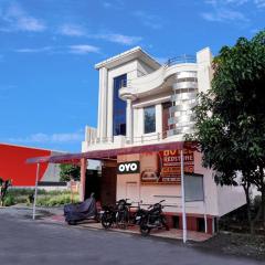 OYO Flagship Hotel Redstone