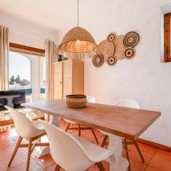 Comfy 2 BDR Apartment W/ Balcony by LovelyStay