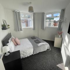 Stylish Modern Central Liverpool 2-3 Bed Apartment!