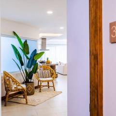 Amazing New Peninsula Penthouse With Ocean Views