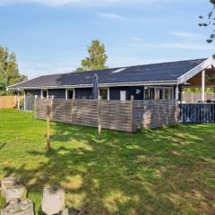 Holiday Home Dagna - 400m from the sea in Lolland- Falster and Mon by Interhome