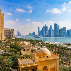 Fairmont North 2BR Balcony Sea View