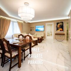 Paradise Center King Suite