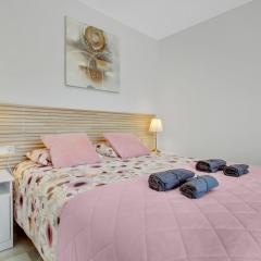 The Charming Oasis! 2 bedrooms - By HelloDomik