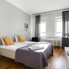 Kotimaailma Apartments Kamppi - 2BR in the city center with code lock