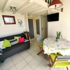 Splendide T2 climatisé à 50m de la plage avec piscine et parking - FR-1-607-97