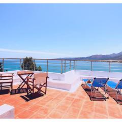 Renovated Maisonette By the Sea w/ Rooftop Terrace