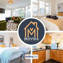 Large Modern 6 Bedroom House By Movida Property Group Short Lets & Serviced Accommodation With Games Room