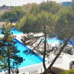 Studio with balcony in a residence with pool