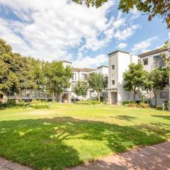 Waterstone Luxury Apartment in Century City