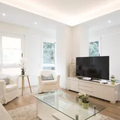 4 bedroom/3 baths w/ AC in near beach!