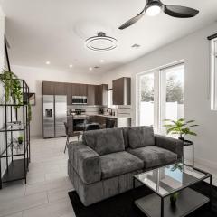 Skylit Townhome in Arcadia, Close to everything Phoenix and Scottsdale