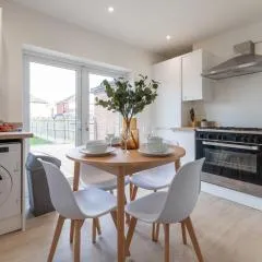 Spacious 3-Bedroom House near Elland Rd Stadium & Leeds City, Ideal for Contractors & Long Stays - NordStay